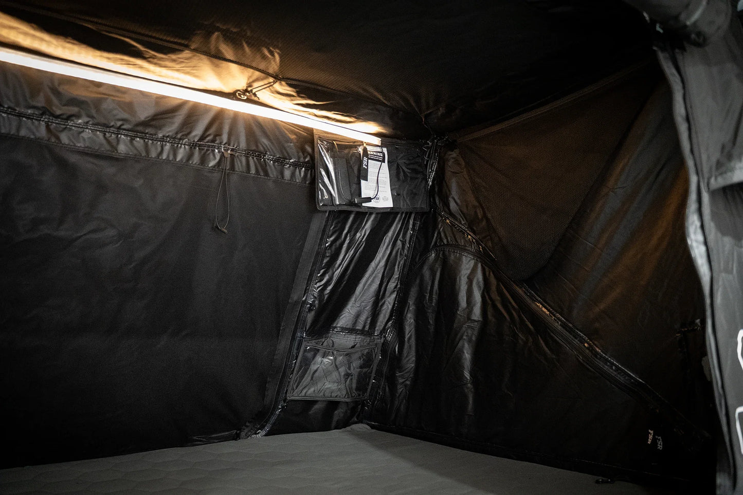 Evolution XL rooftop tent — Interior 6