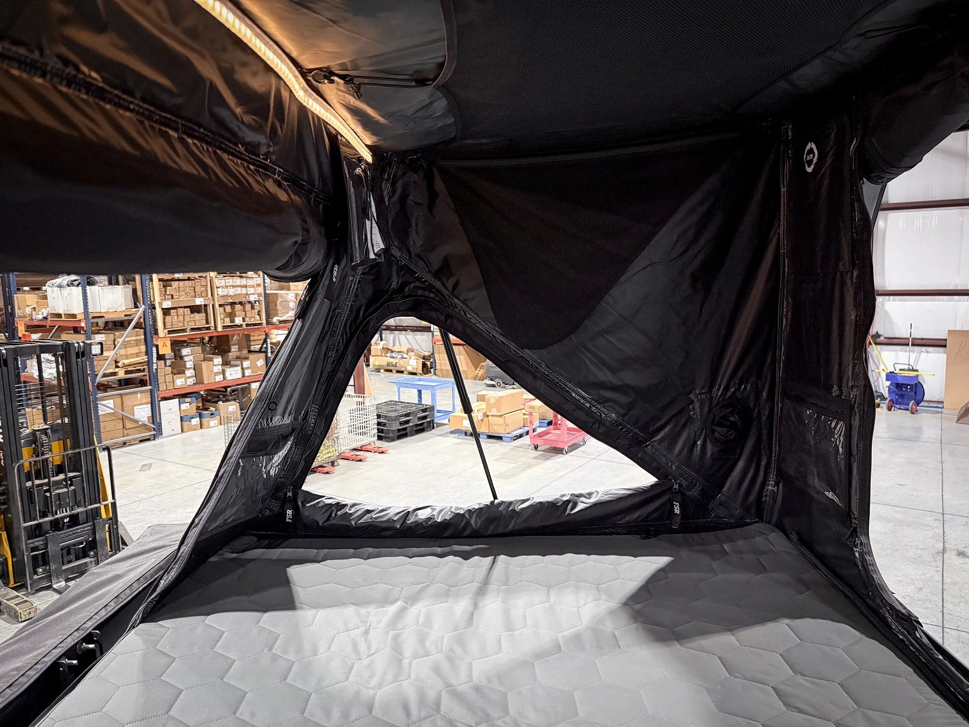 Evolution XL rooftop tent — Interior mattress 2