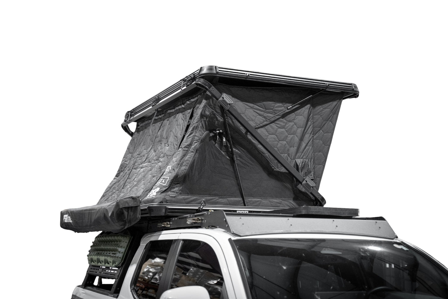 Evolution XL rooftop tent — Corner