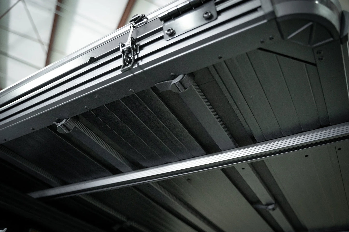 Evolution XL rooftop tent — Slat floor 3