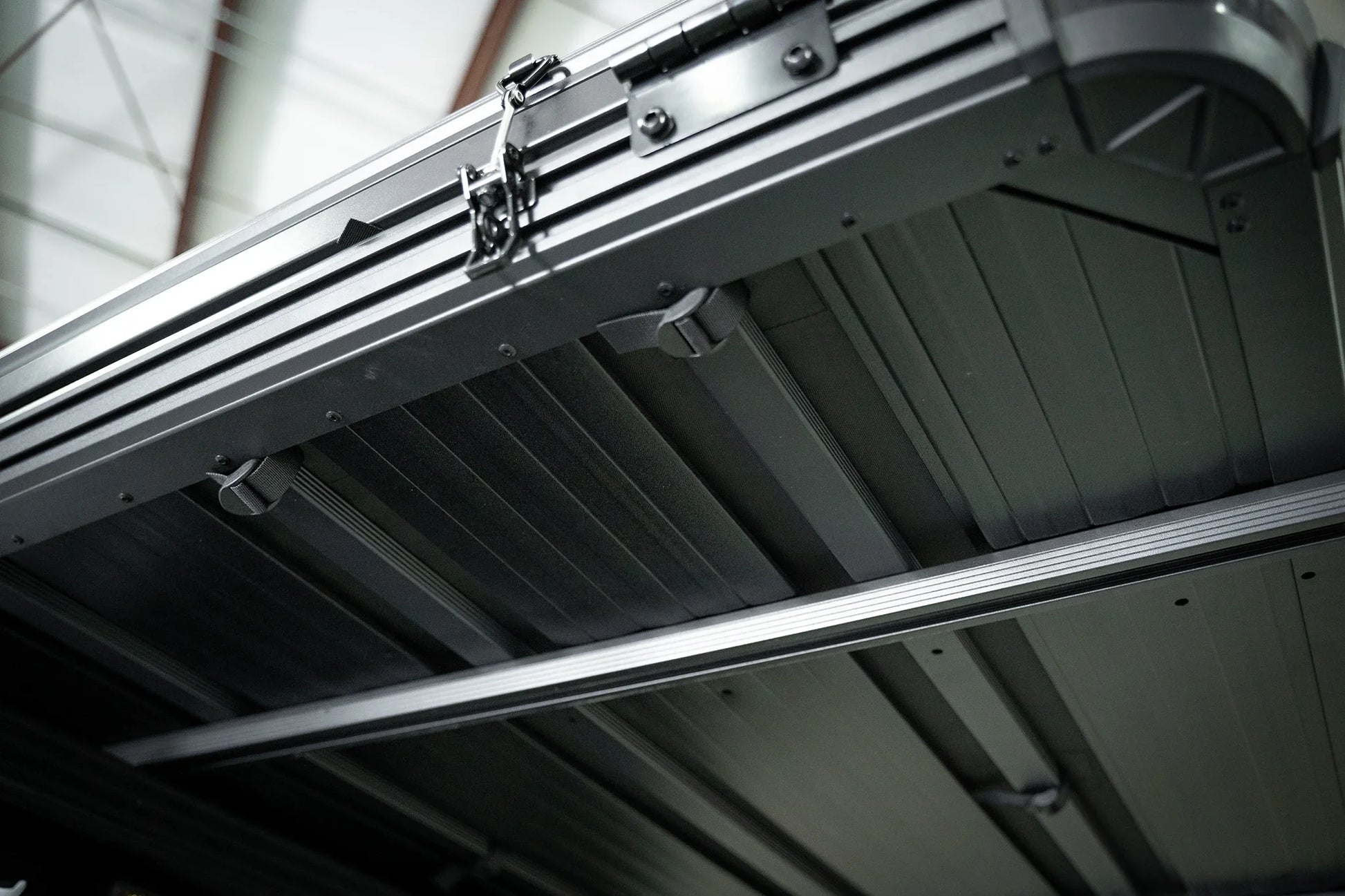 Evolution XL rooftop tent — Slat floor 3