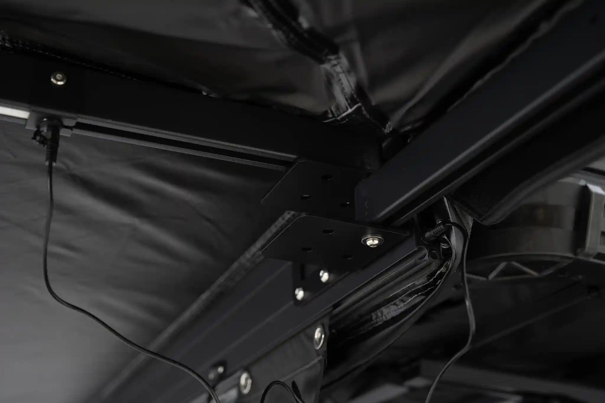 180 tailgate awning hinges