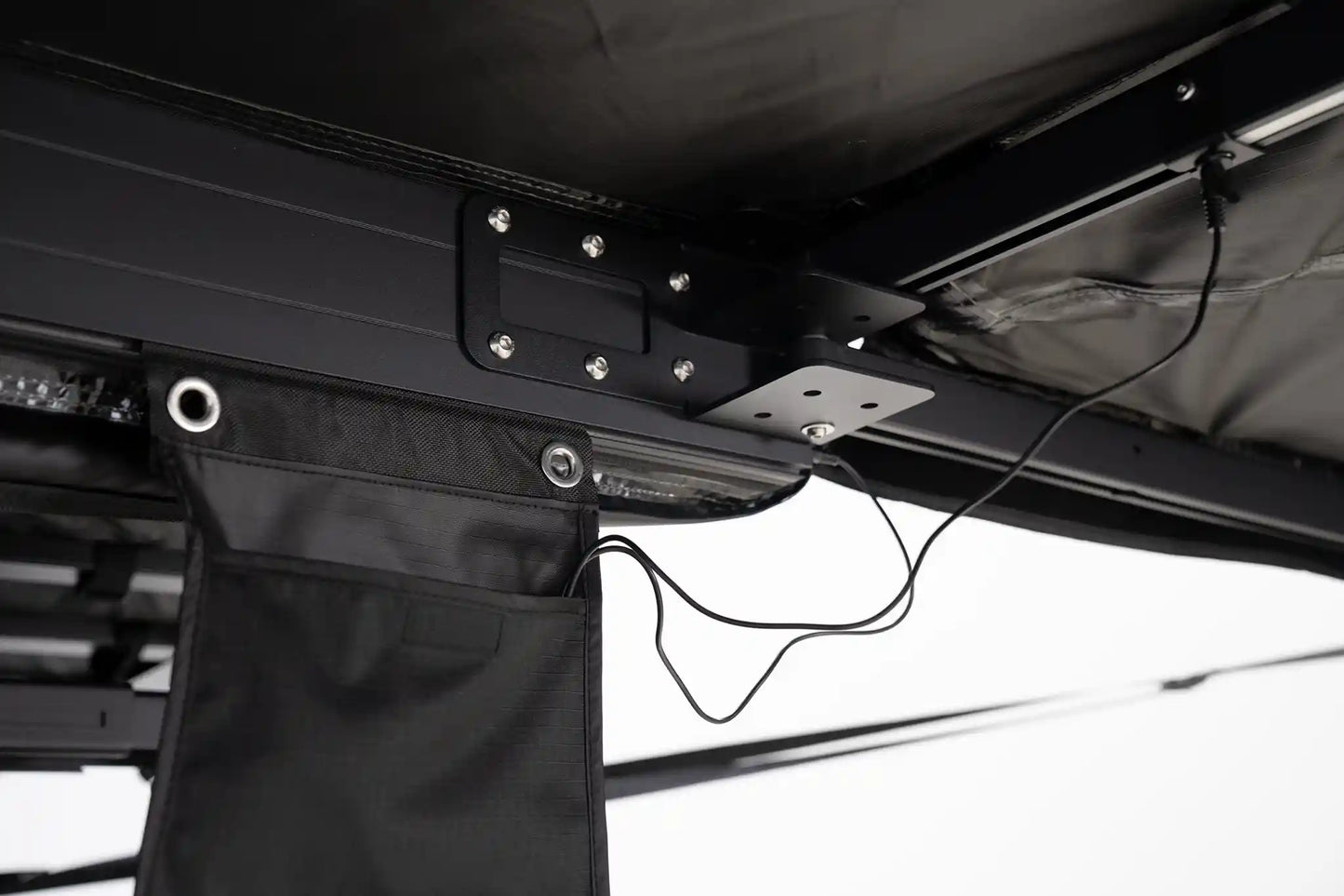 180 tailgate awning with lights
