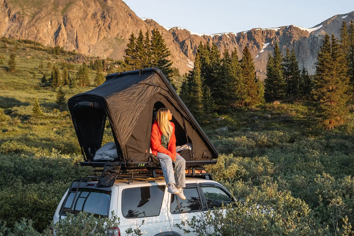Aspen Pro Standard rooftop tent — Setup camping