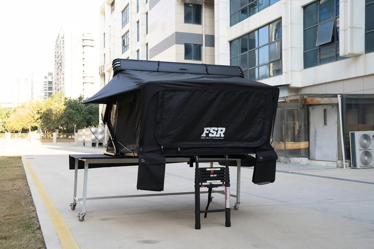 Kali King rooftop tent — Front door closed
