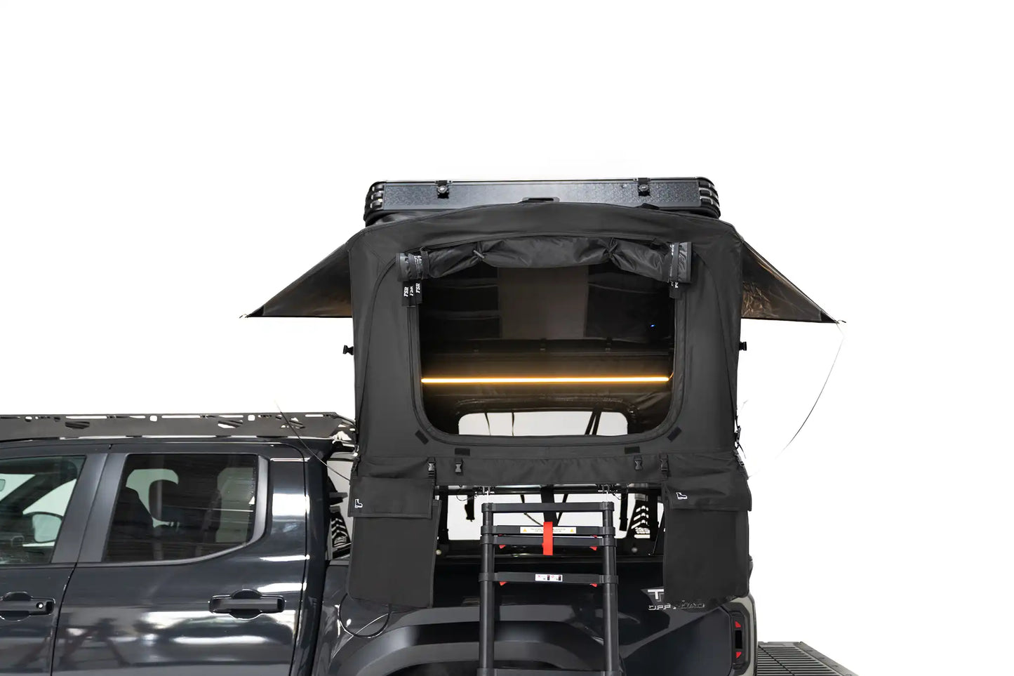 Kali rooftop tent — Door open
