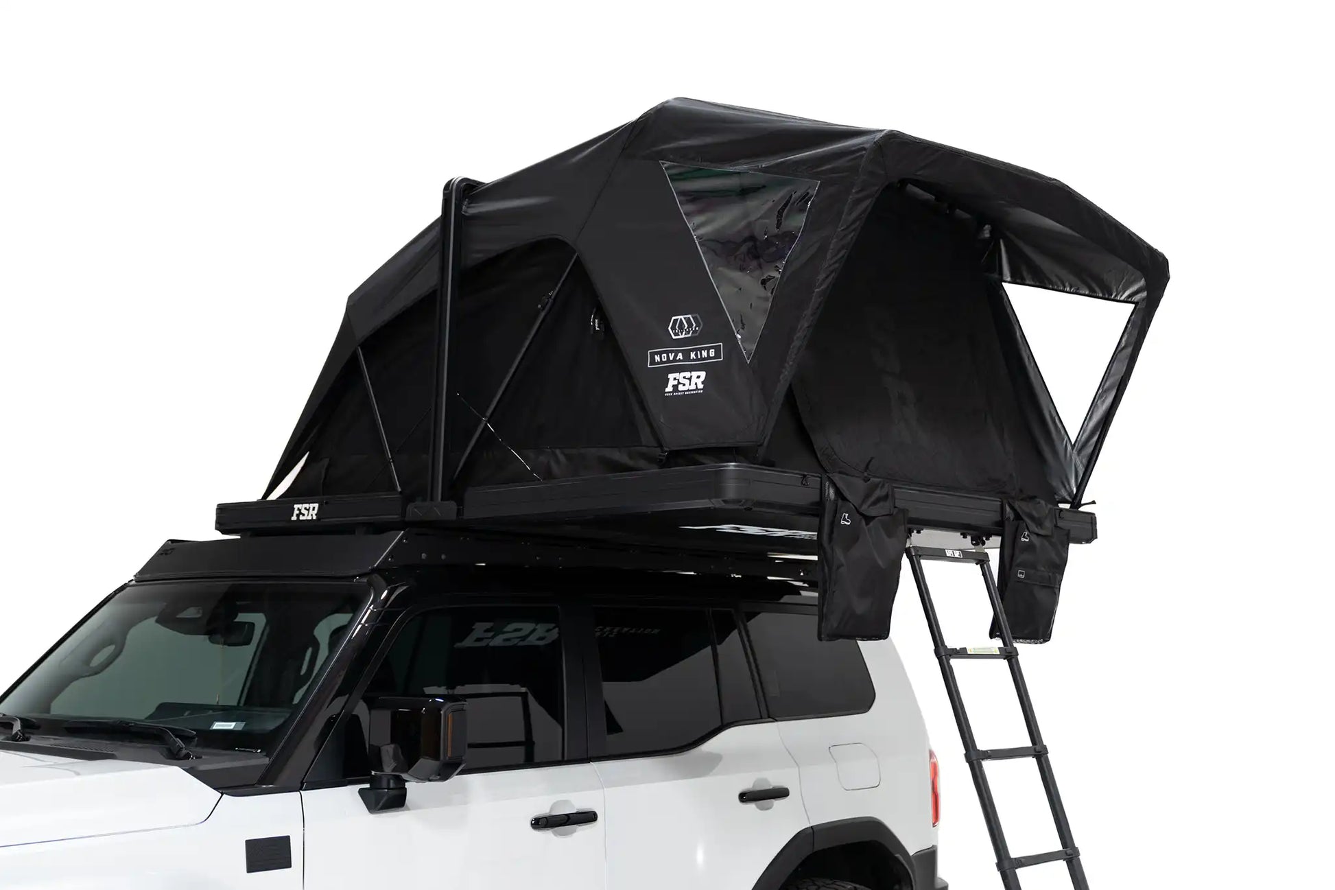 Nova King rooftop tent — Windows closed